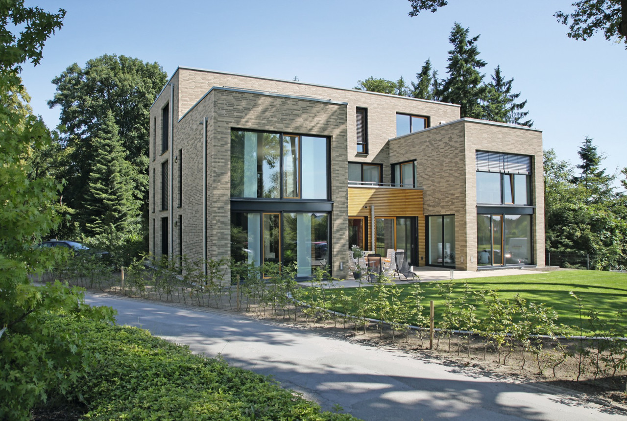 Multitask house for a three-generation family Multitask house for a three-generation family