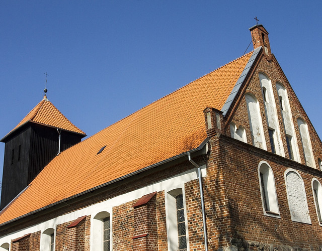 Church in Klewki made of natural Bornholm roof tiles