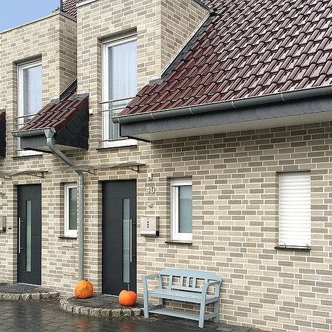 Single-family house made of Yukon gray brick