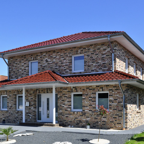 Single-family houses made of Moorbrand yellow sandy shaded brick