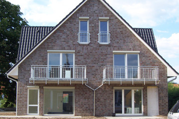 Single-family houses made of Accum blue and brown brick