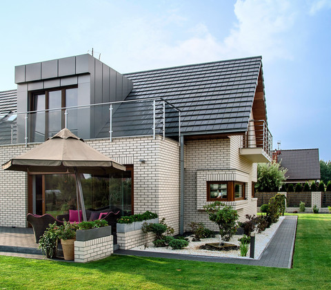 Modern façade covered with Oslo brick