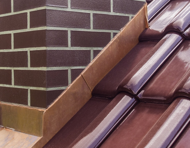 A roof surface covered with Monzaplus trentino tiles