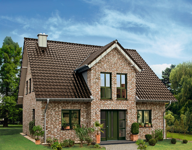 A single-family house covered with MONZAplus Maduro