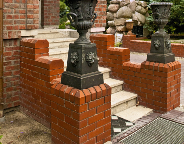 Shaped brick type 302