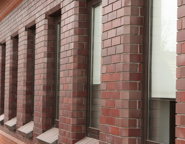 Shaped brick type 112