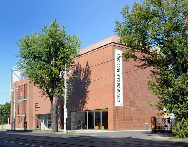 Contemporary art center in Toruń made of smooth shaded Canberra brick