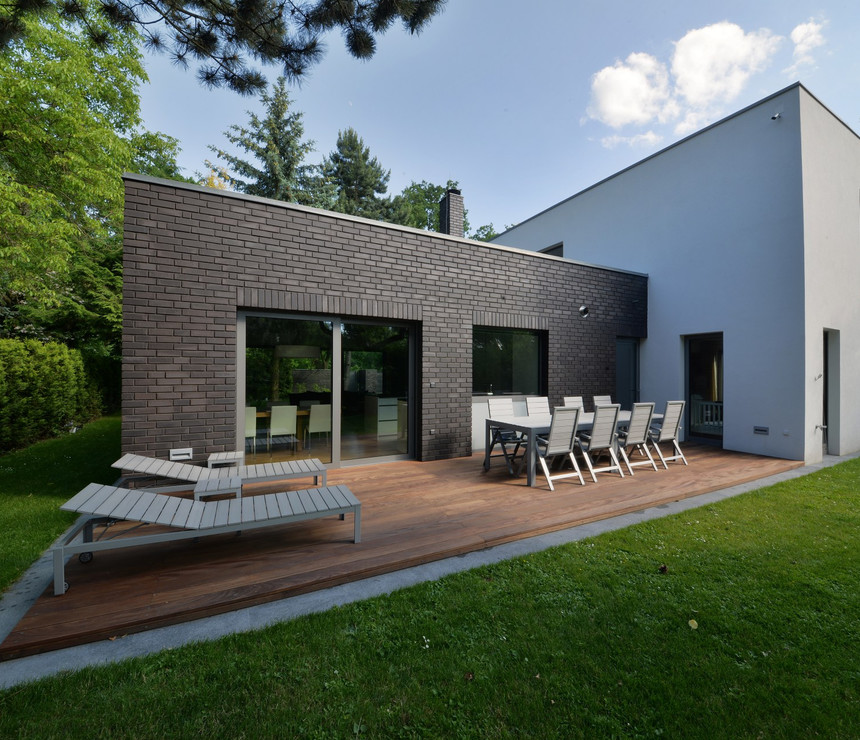 Modern spacious house
